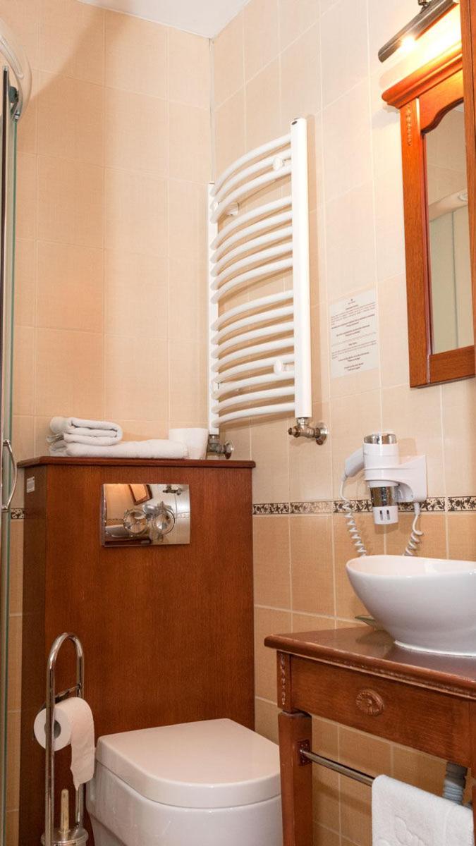 Pokoje Korona Bed & Breakfast - Housity