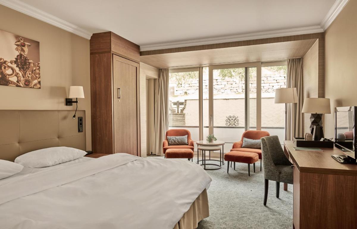 Hotel Ullensvang - Housity