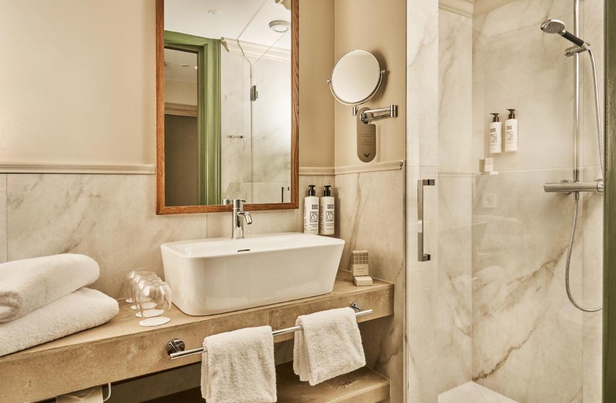 Hotel Ullensvang - Housity
