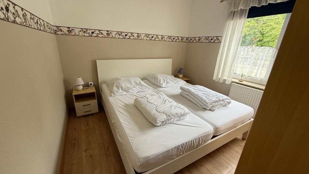 Ferienwohnungen Zur alten Schule - Housity