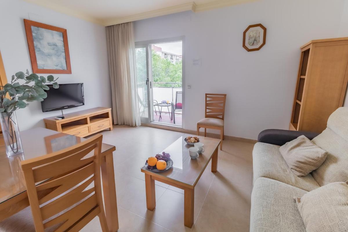 Apartamentos Turisticos Las Yucas - Housity