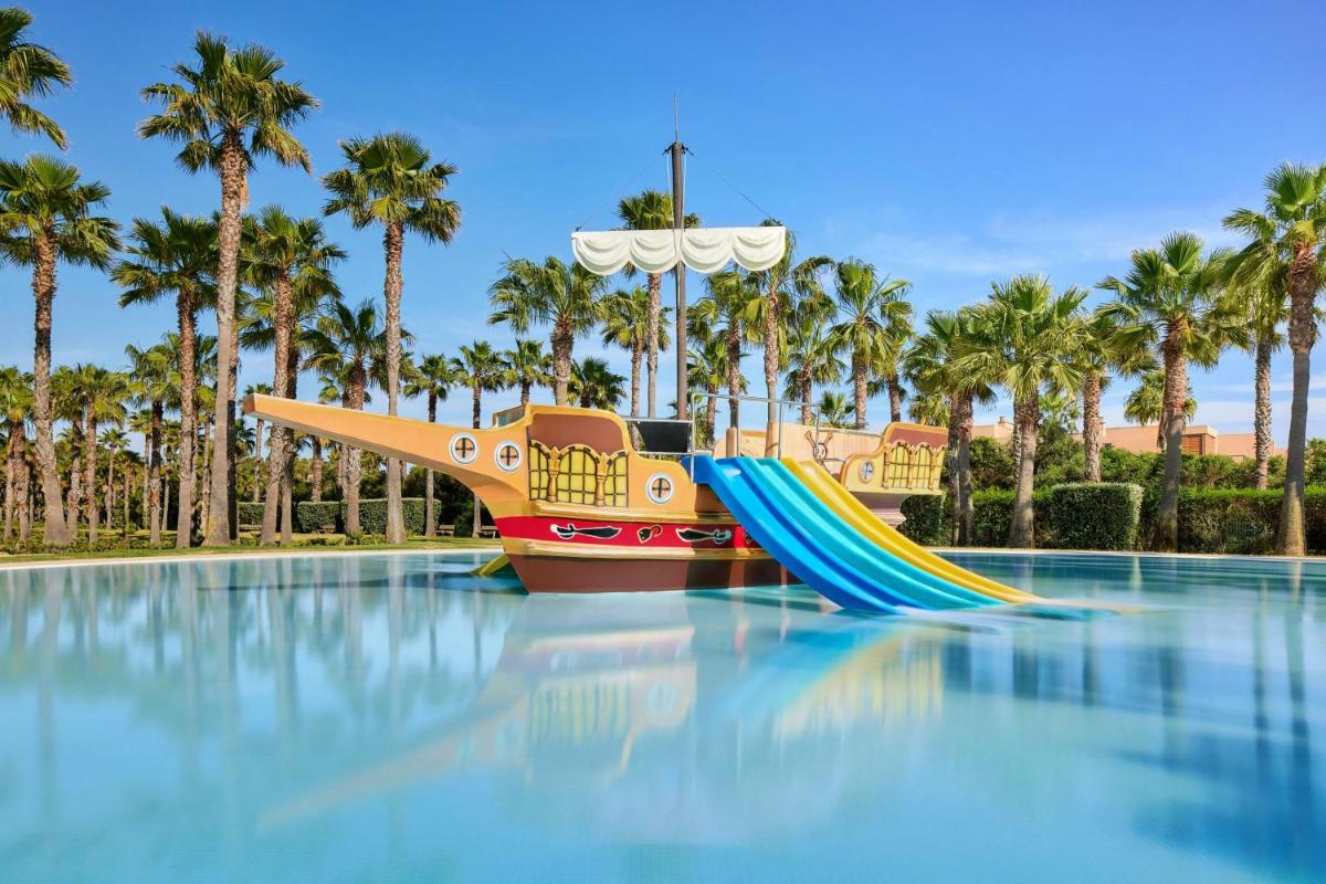A piscina em ou perto de Algarve Marriott Salgados Golf Resort & Spa