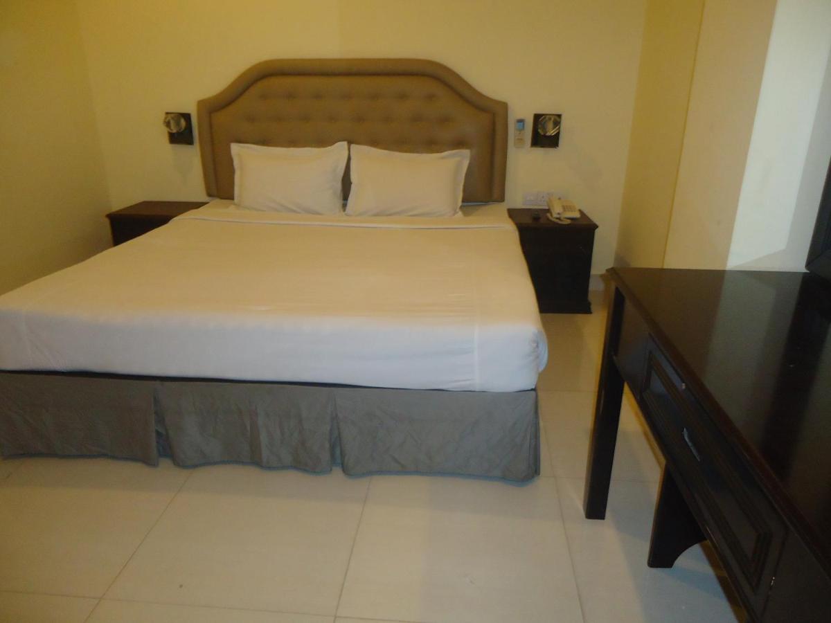 Executive Residence - Housity