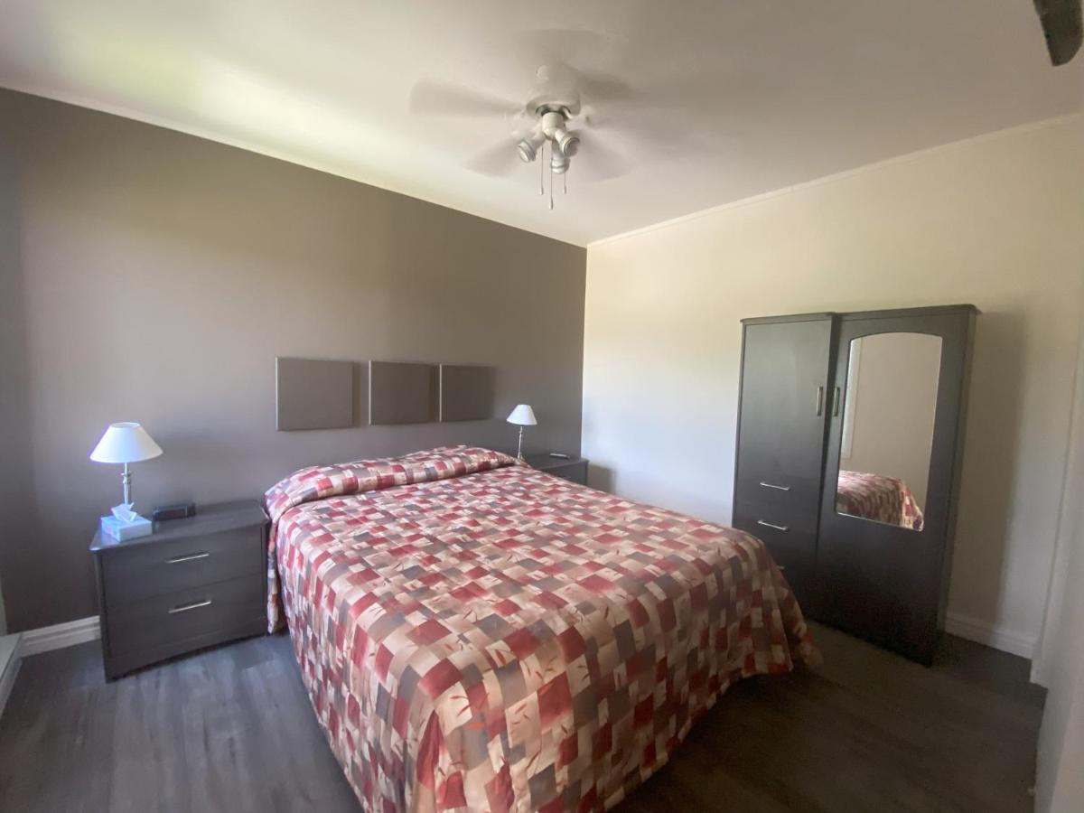 Condos Vacances MSA 2CH AVEC PISCINE ET SPAS EXTERIEURS GRATUITS 4 SAISONS!! - Housity