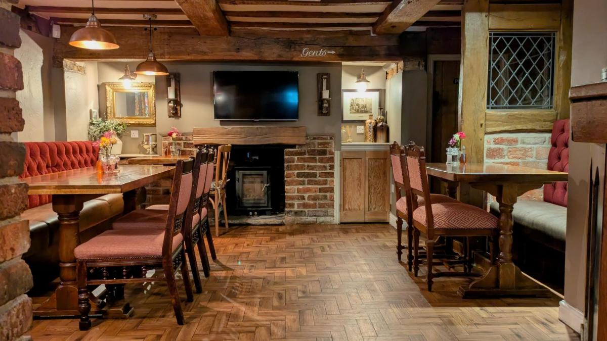 The Plough Inn & Restaurant - Housity