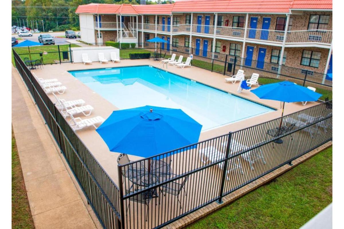 Motel 6-Palestine, TX - Housity