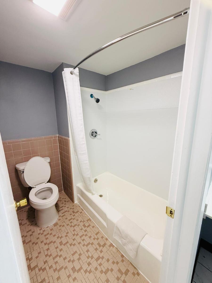 Sun N Sand Motel - Housity