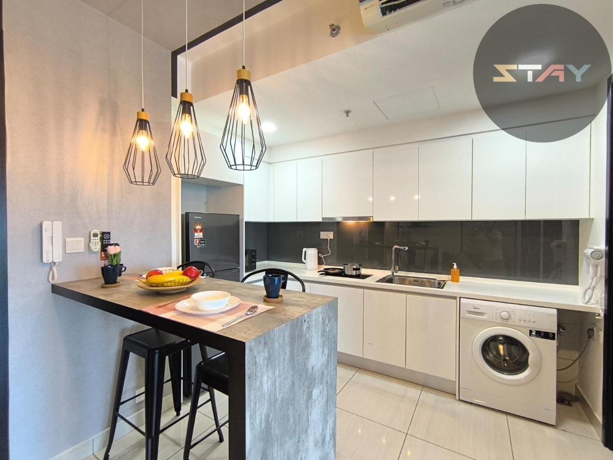Almas Modern Warm Studio Puteri Harbour BySTAY - Hizvo