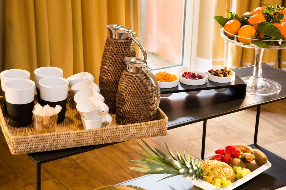 Nourriture dans l'hôtel ou à proximité