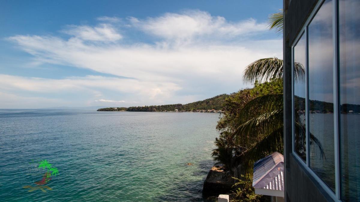 Jaynet Oceanview Resort - Housity