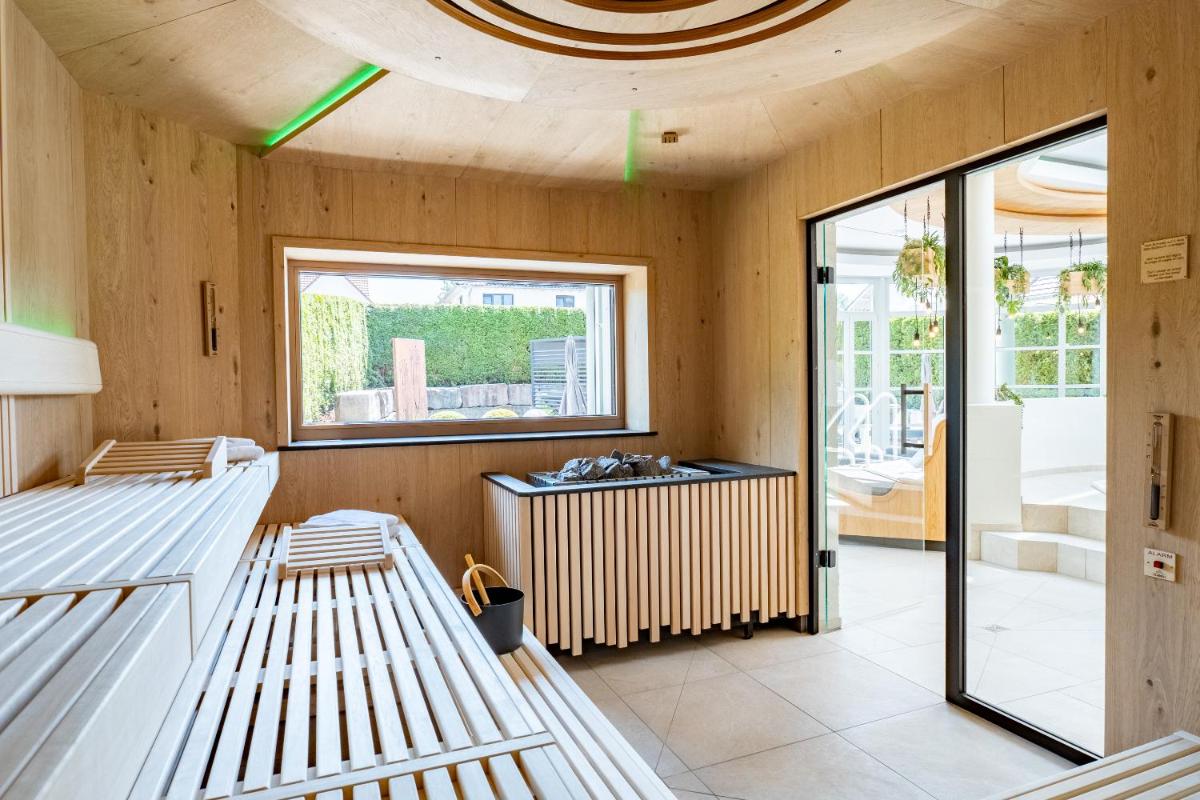 Hotel & Restaurant Post - Housity