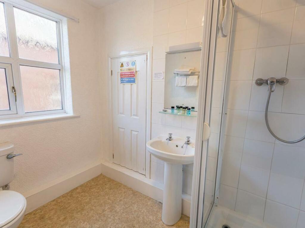 GNDJ Hotel Skegness - Housity