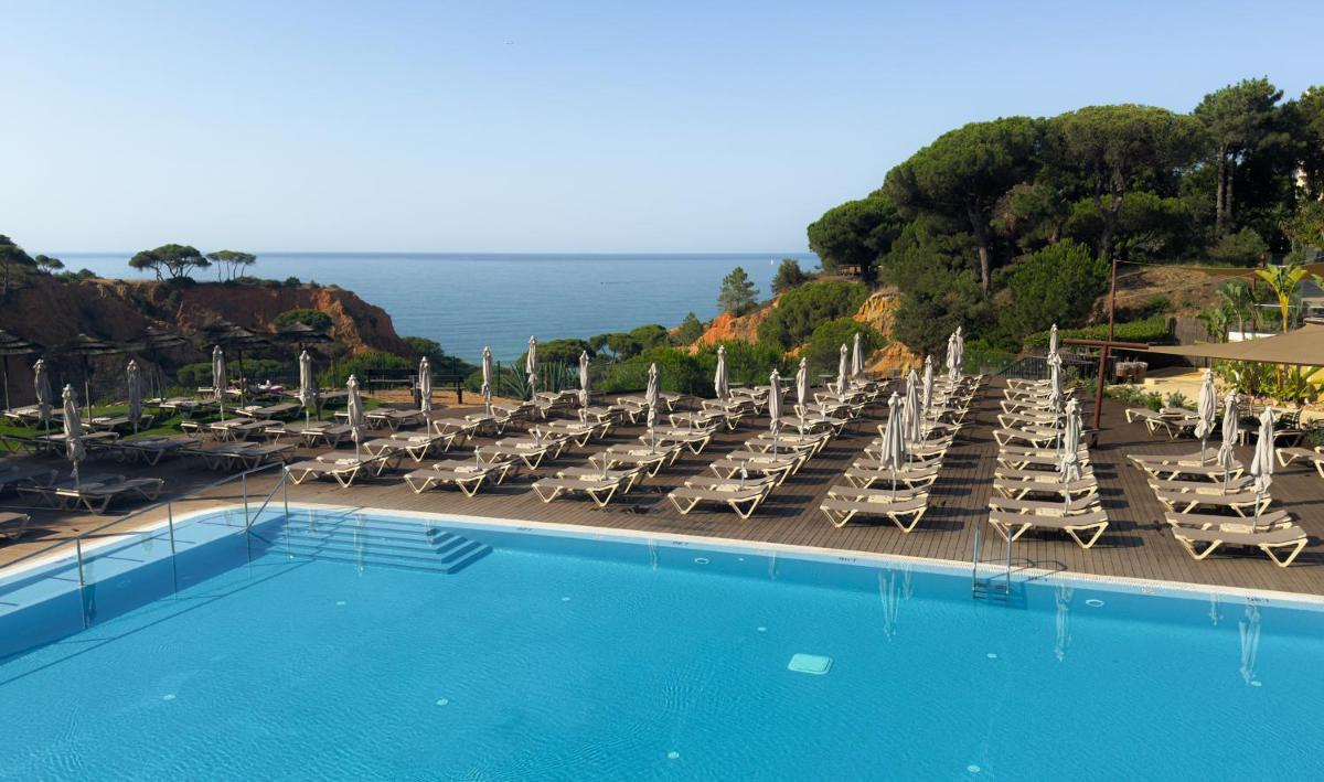 A piscina em ou perto de 3HB Falesia Beach