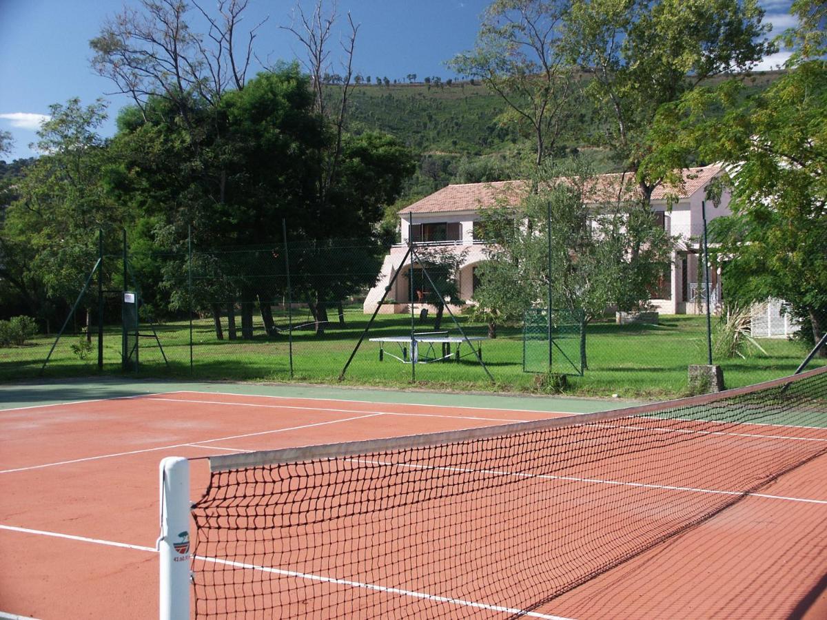 Tennis ou squash au sein de l'hôtel ou à proximité