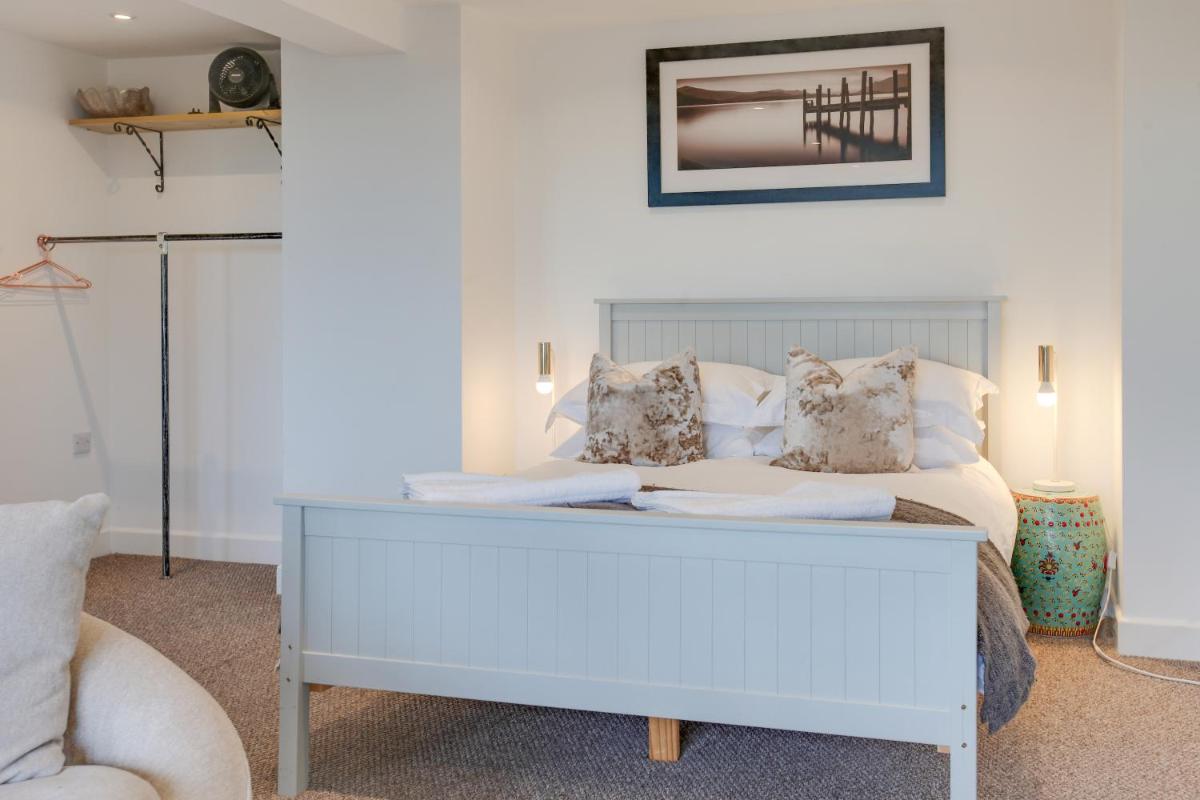 Studio Lodge with parking - Stansted airport - Housity
