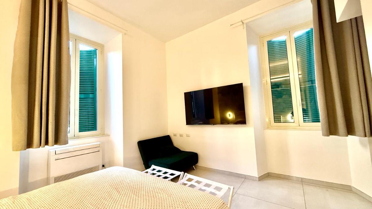 Lovelace Holidays - Housity