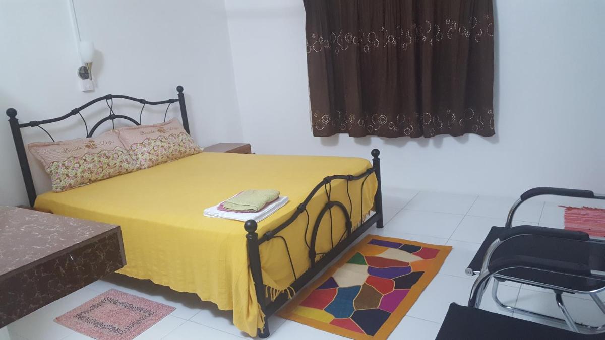 Chez Johnny - Blue Bay - Housity