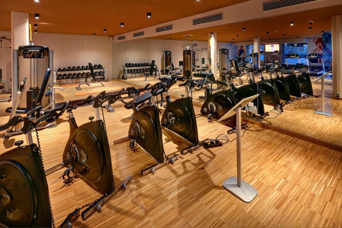 Gimnasio o instalaciones de fitness de Palace Bonanza Playa Resort & SPA by Olivia Hotels Collection