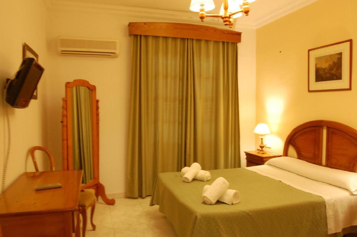 Hotel Antonio Conil - Housity