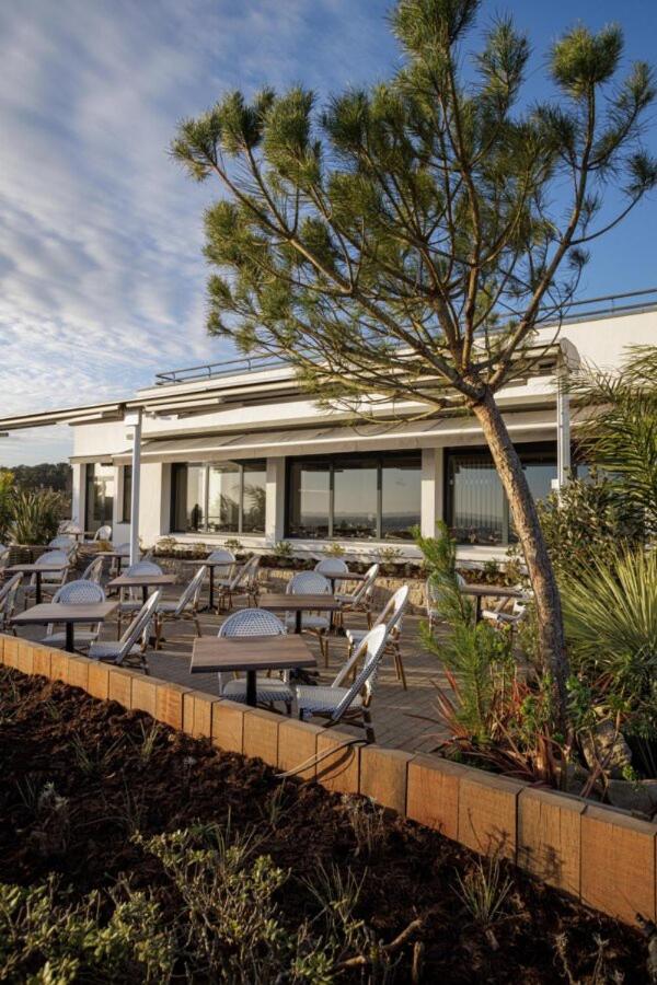 Logis Hôtel & Restaurant LES MOUETTES - Larmor Plage, Proche de LORIENT - Housity
