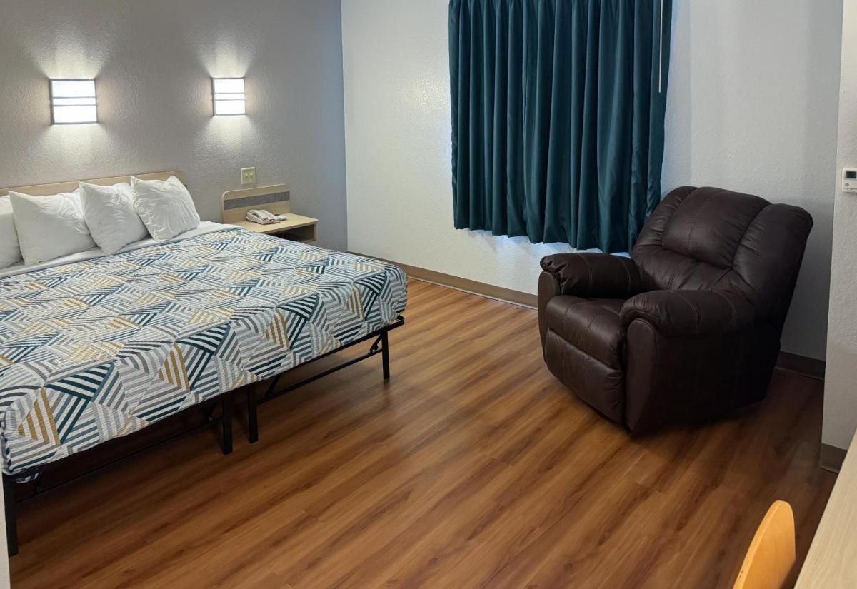 Motel 6-Avoca, IA - Housity