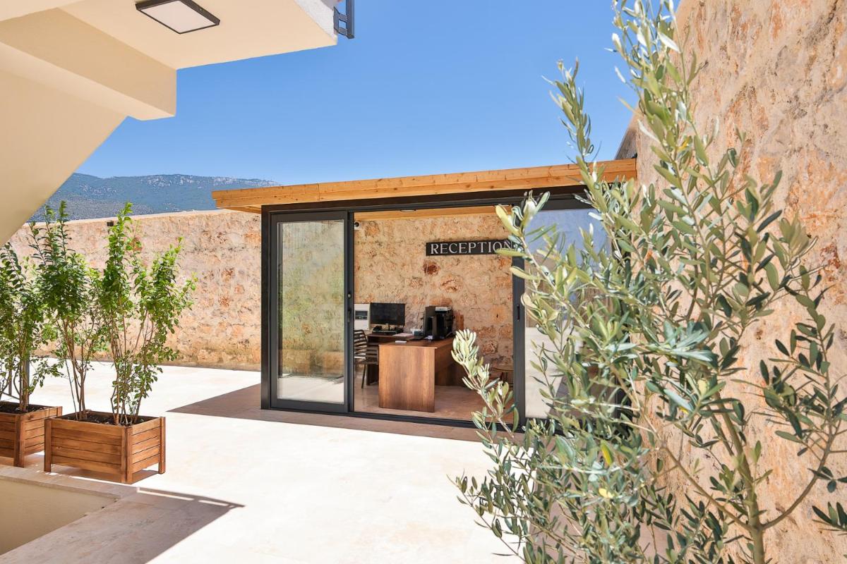 Lyxos Hotel - Housity