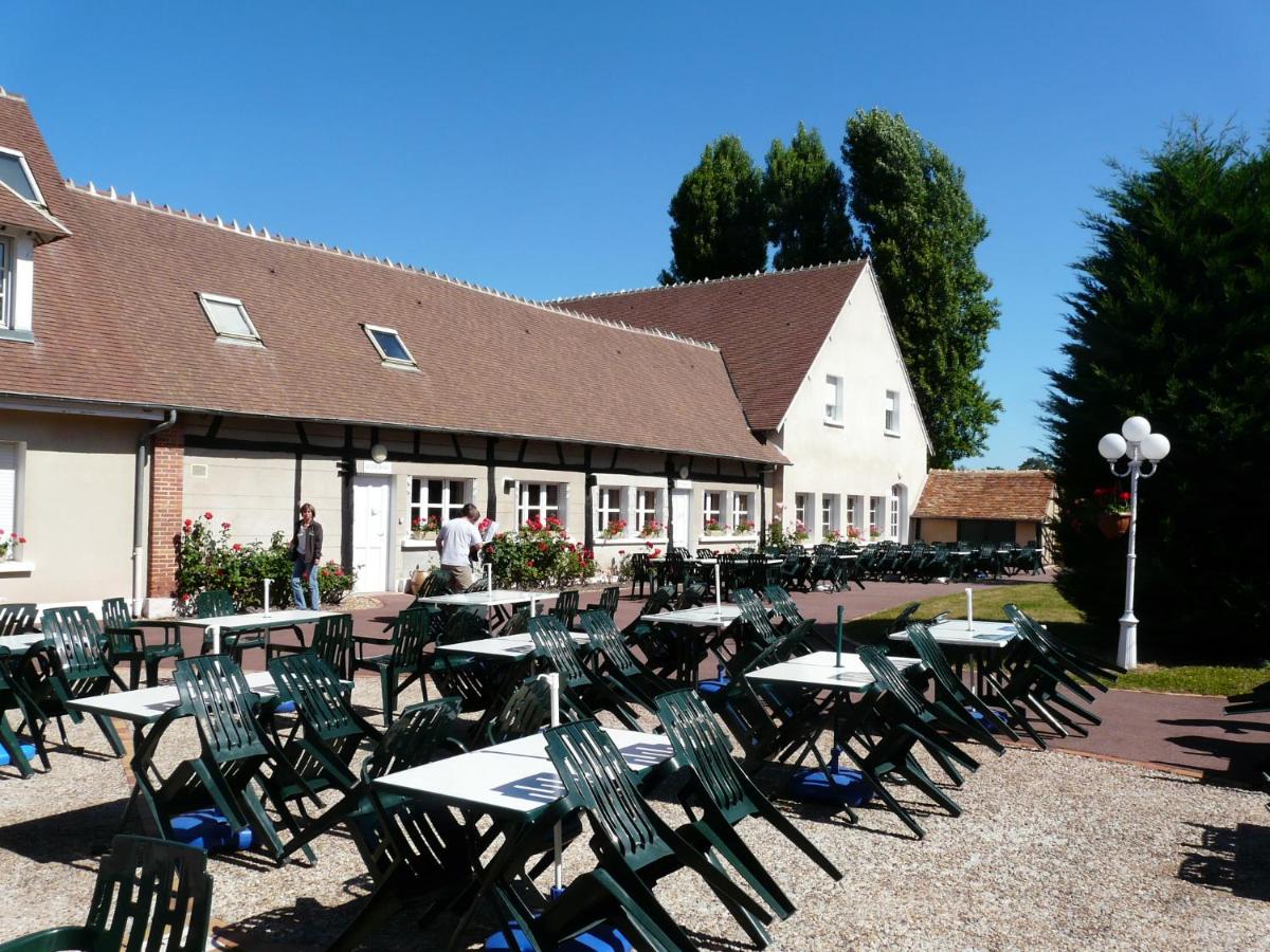 Village vacances Sainte Montaine - Housity