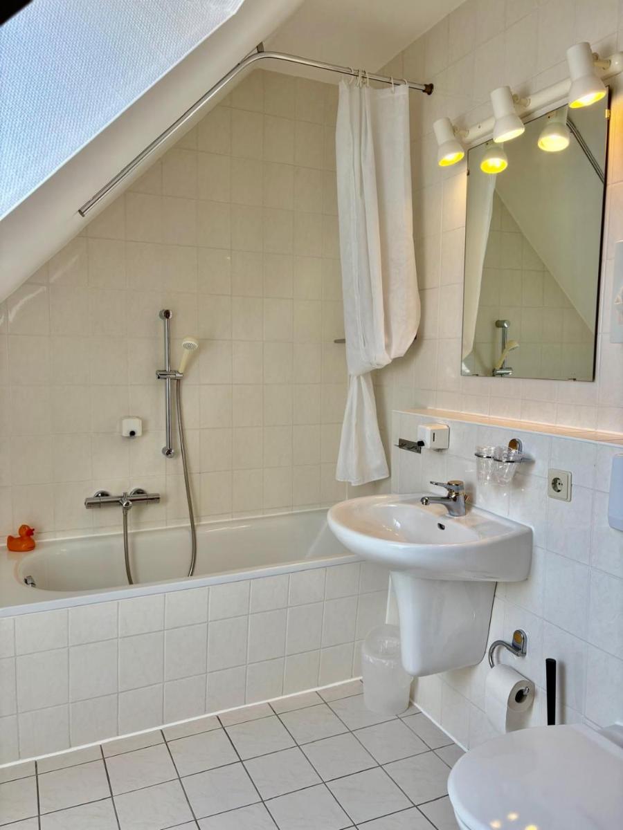 Hotel Goldener Adler - Housity