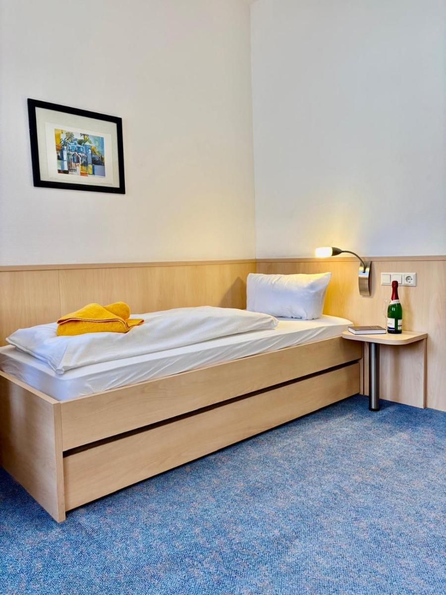 Hotel Goldener Adler - Housity