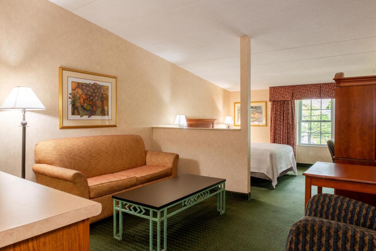 White River Inn & Suites - Housity