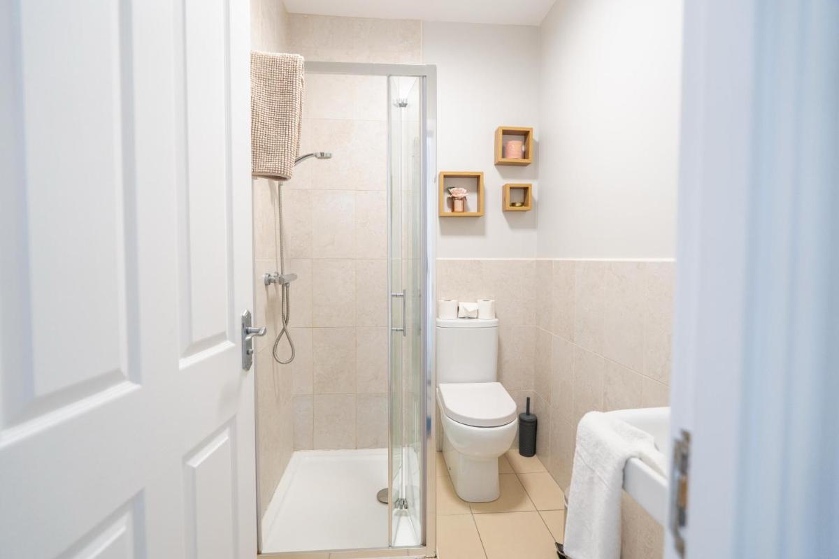 College Square, Terrace House - Housity