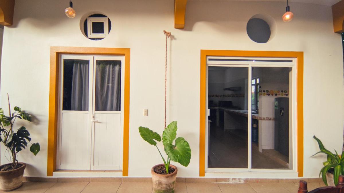 Casa Eulogia y Fortunata con AC y Desayuno a pasos del mar - Housity