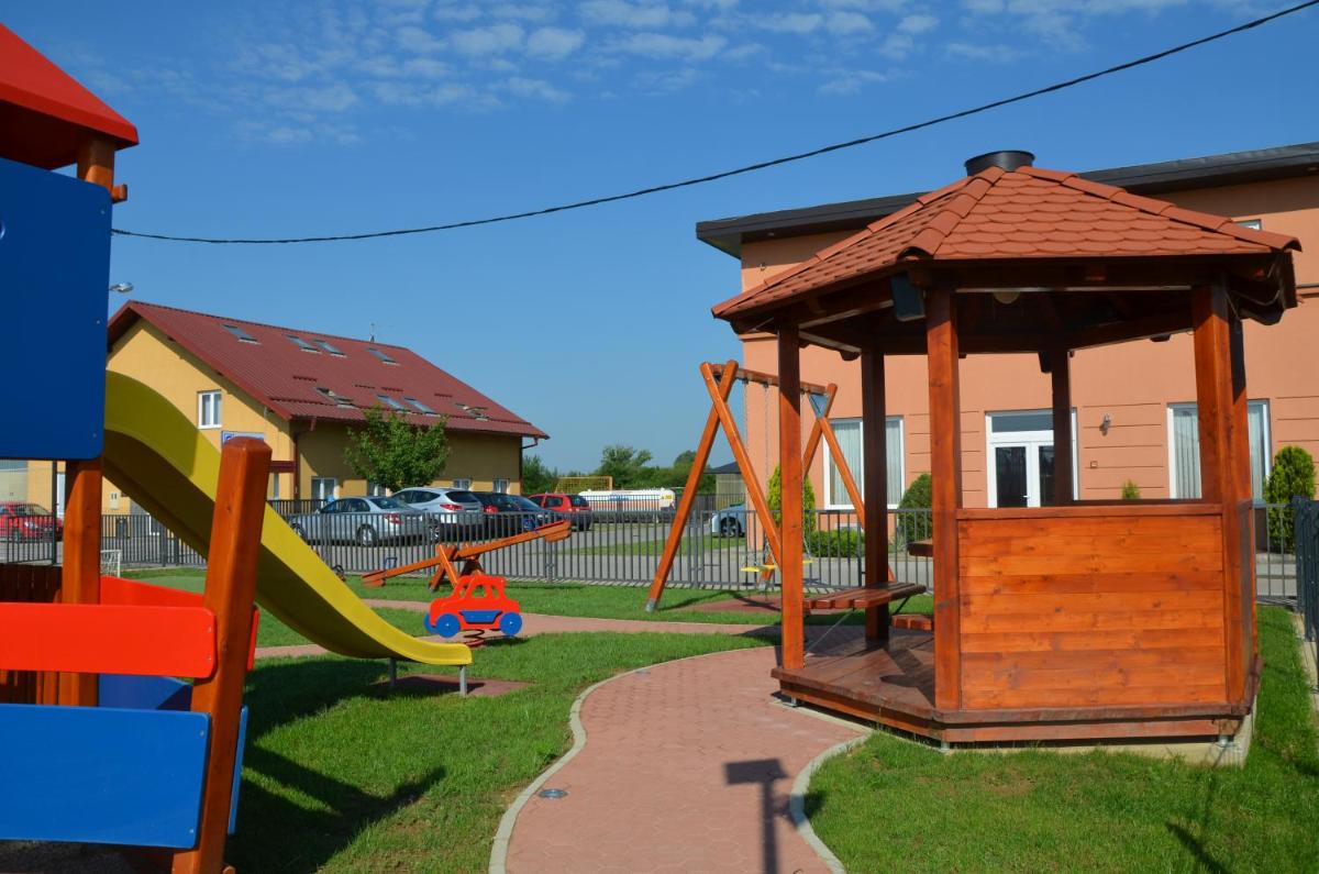 Hotel Phoenix - Housity