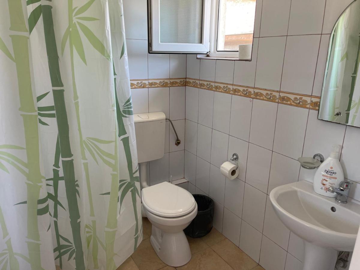 Old School - Housity