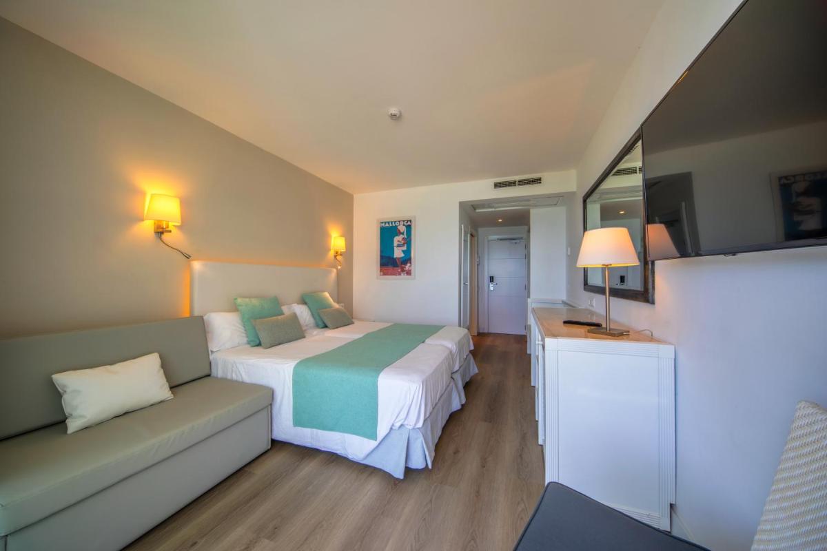 Cama o camas de una habitación en Playa Esperanza Resort Affiliated by Meliá
