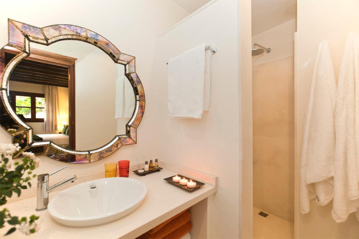 Un baño de Hotel & Restaurant Jardi d'Artà