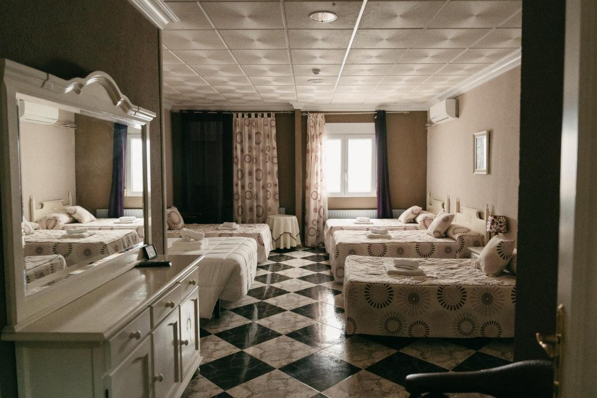 Hospedium Hotel Plaza Manjón - Housity
