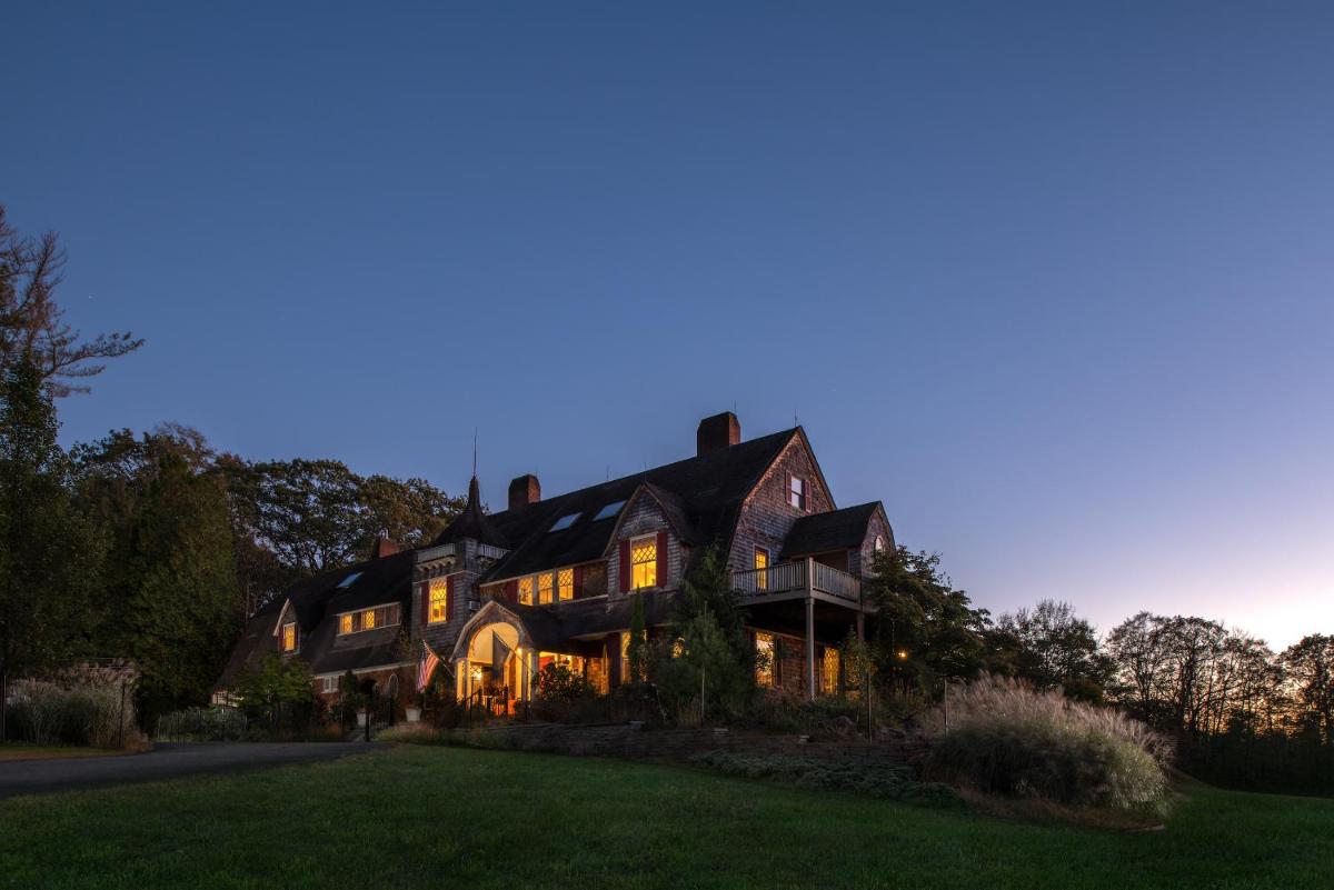 Inn at Lake Joseph - Housity