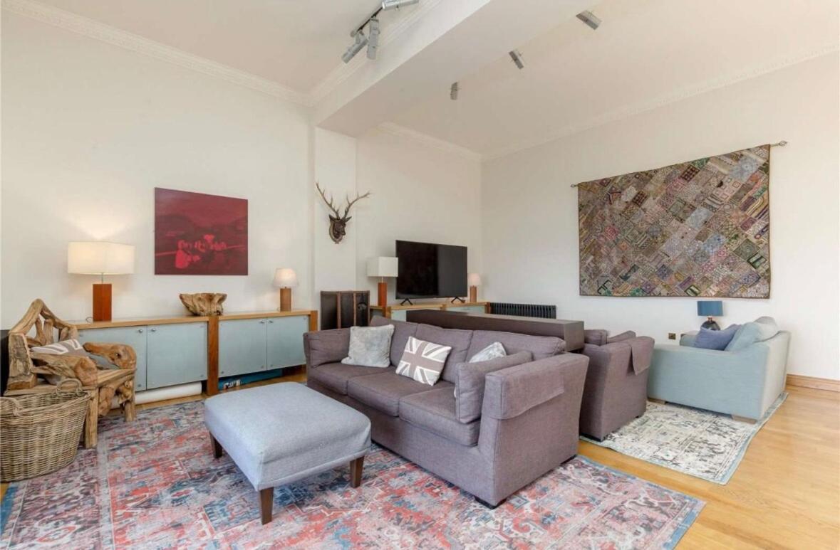 Stunning Flat in Loch Lomond - Housity