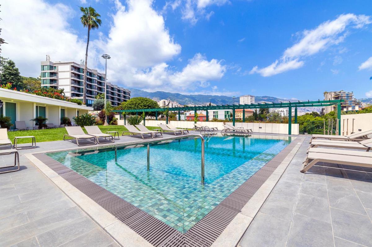 A piscina em ou perto de Pestana Quinta Perestrello