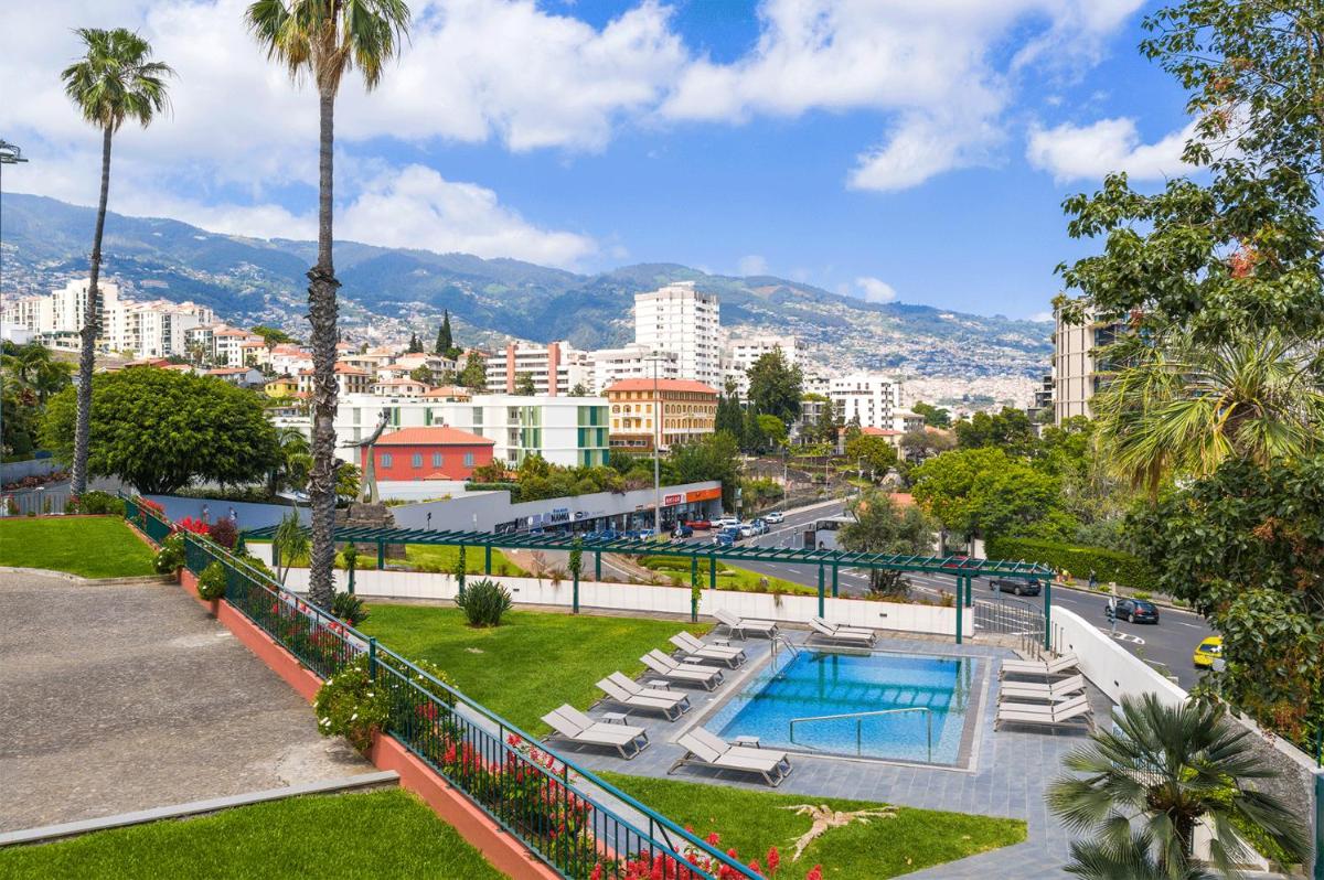 A piscina em ou perto de Pestana Quinta Perestrello