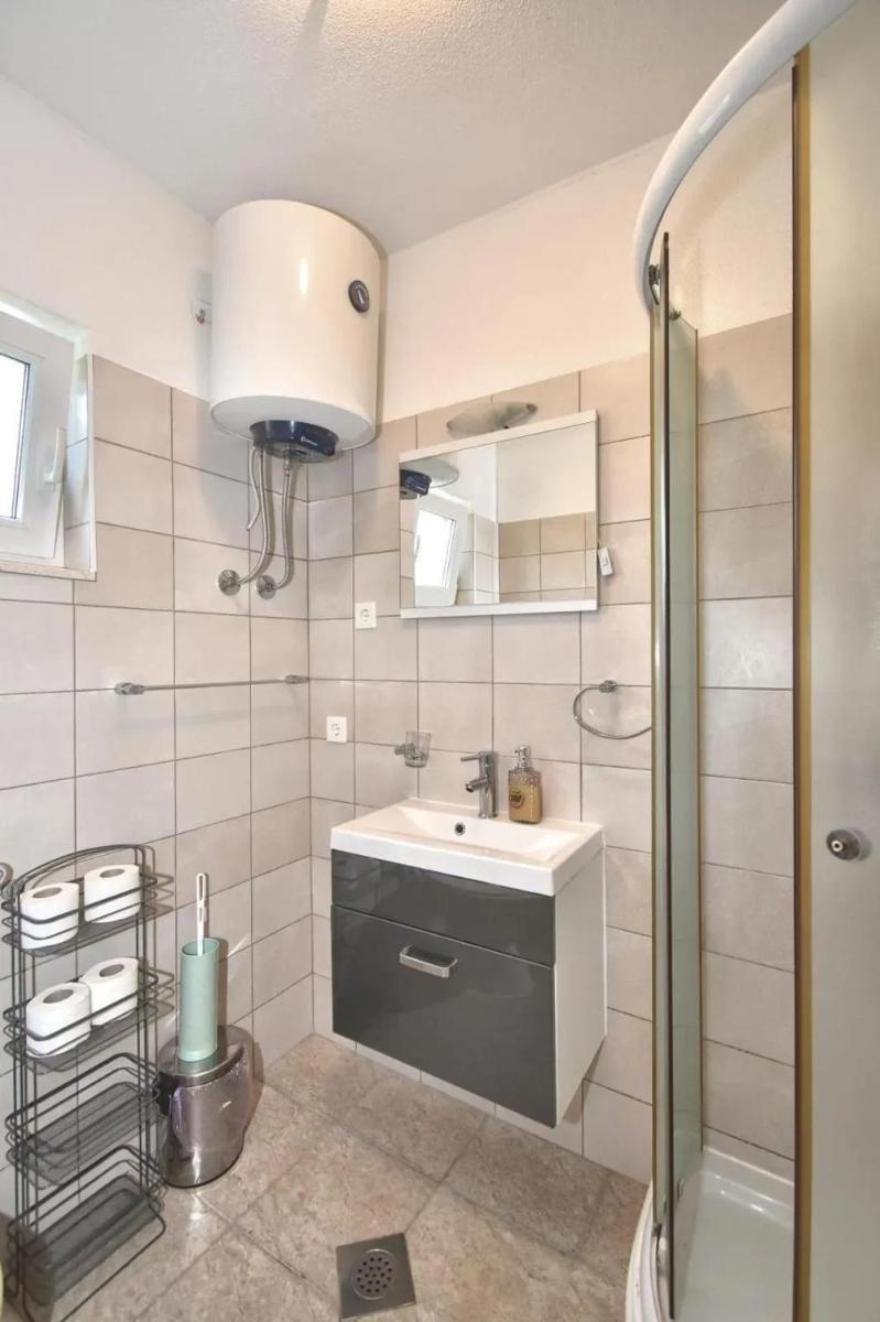 Charming Apartment in Slatine with Sea View – 45 m² - Housity