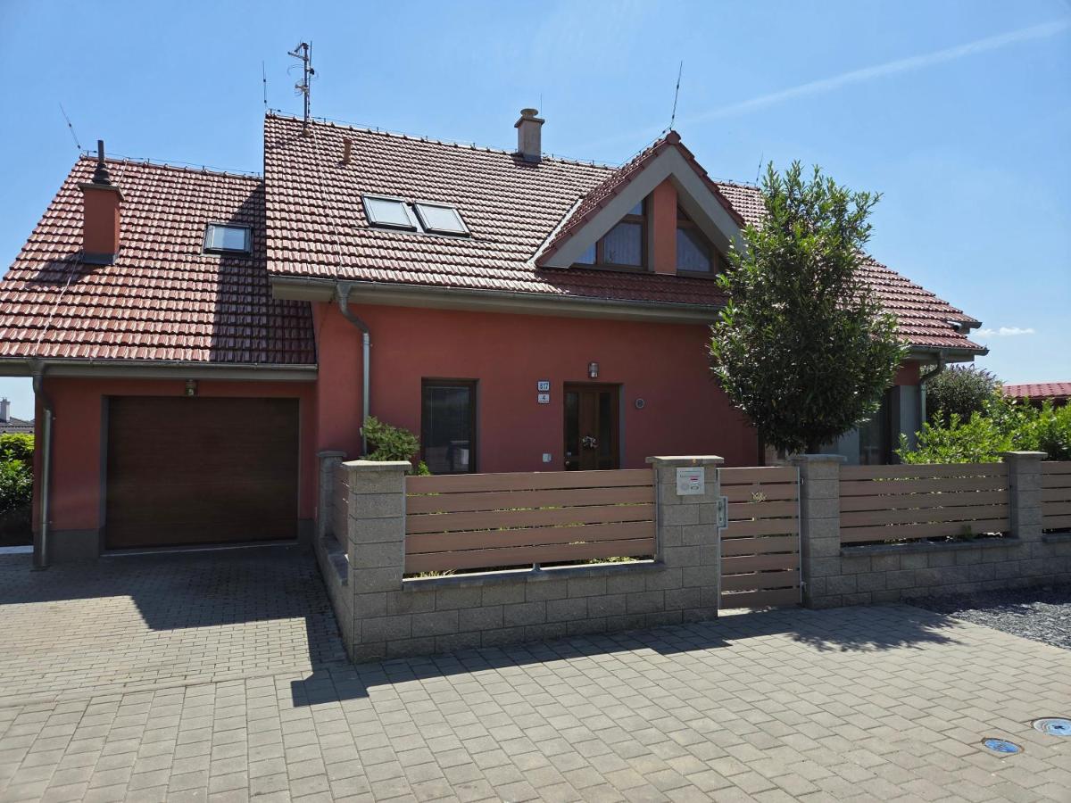 WELLNESS Ubytování Brno-Moravany - Housity