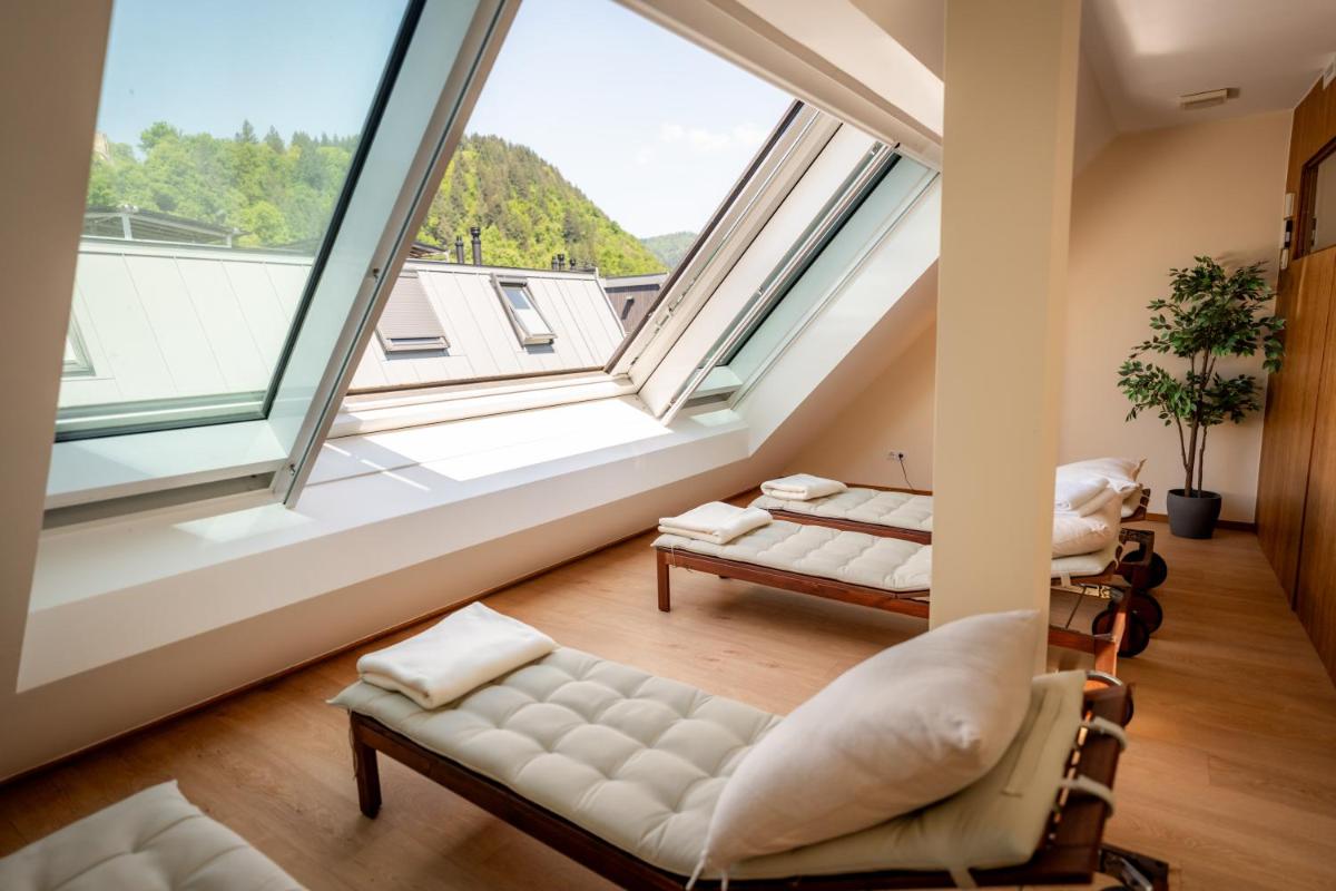 Restaurant Hotel Zum Storchen - Housity
