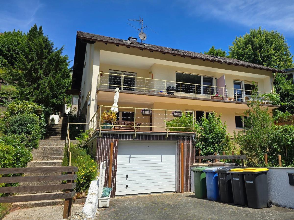 Marburg Apartment pfiffige Luisa in ruhiger Waldrandlage mit Balkon und Wintergarten - Housity