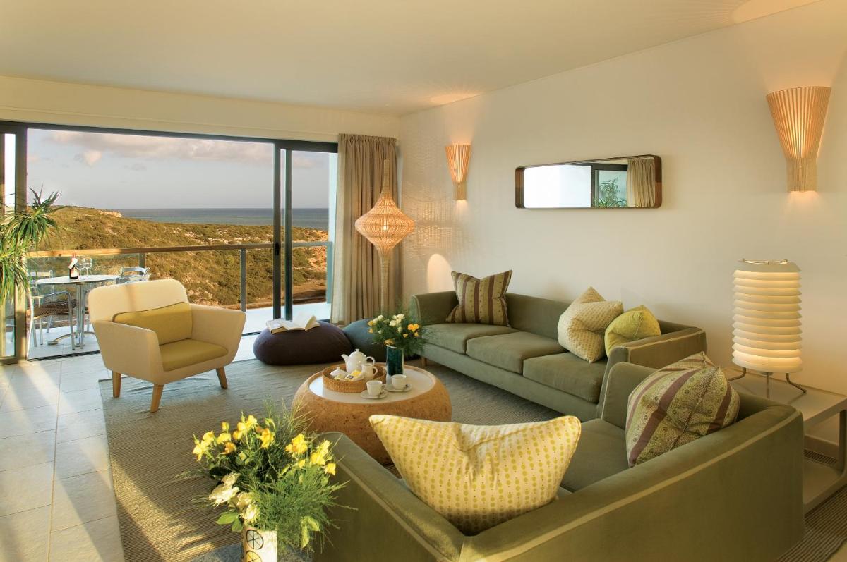 Uma área de estar em Martinhal Sagres Beach Family Resort Hotel
