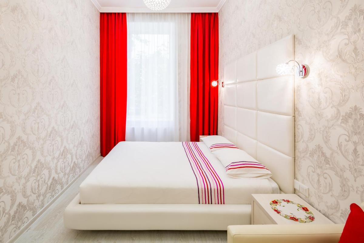 Crystal Apartments - Housity