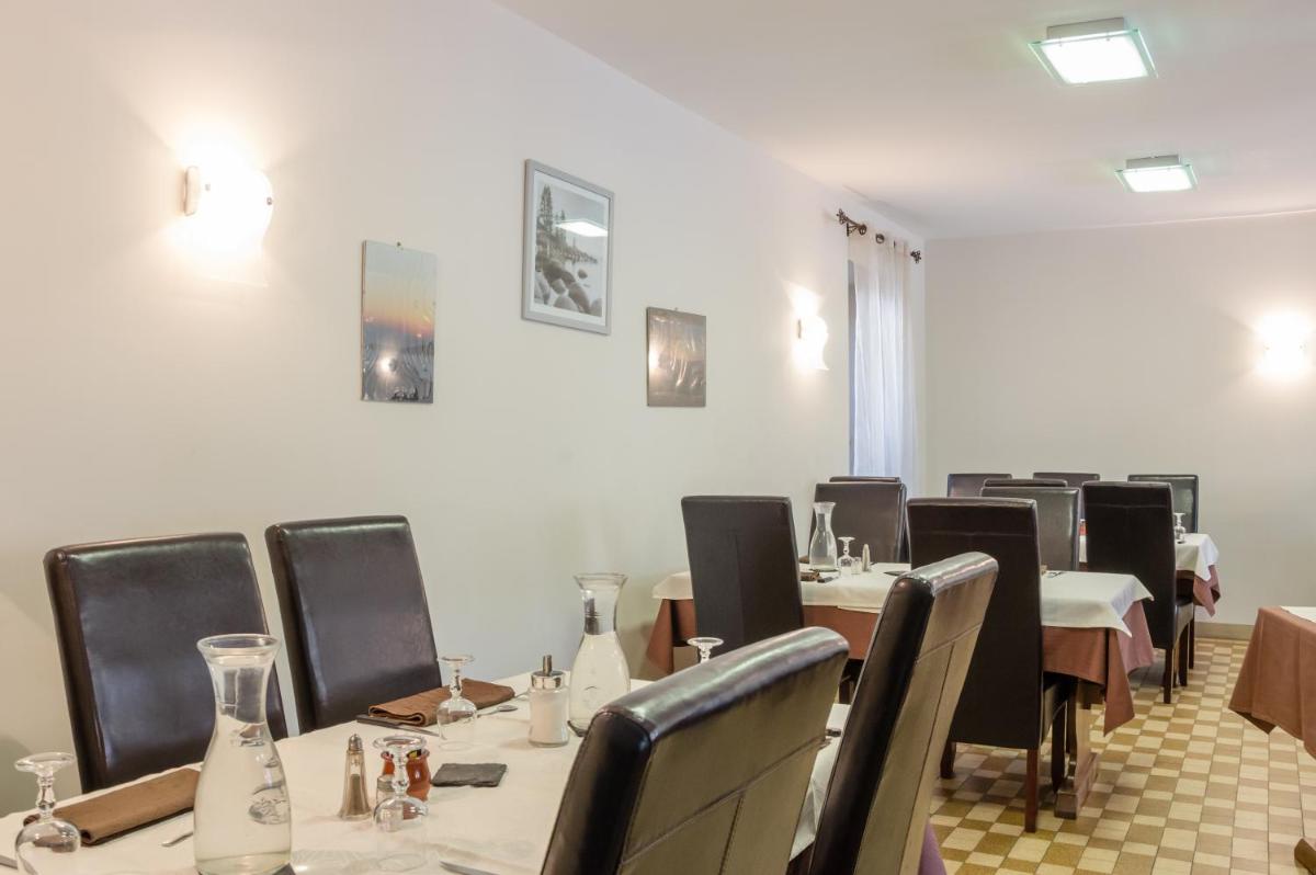 Logis Hôtel Restaurant de la Dore - Housity