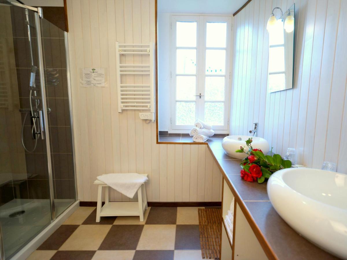 Logis Hotel Restaurant LA BARGUILLERE - Housity