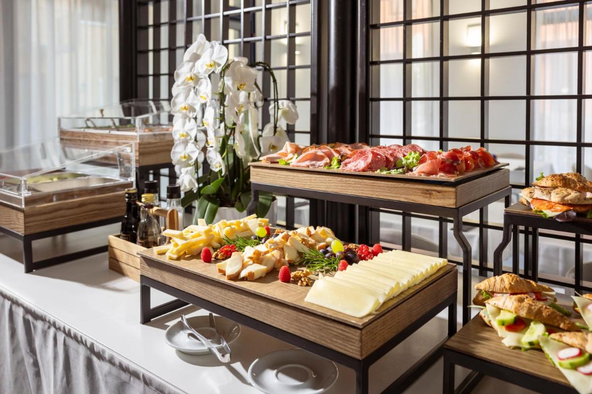 Hi Hotels Riva del Garda - Housity